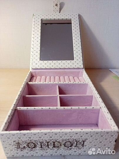 Шкатулка для украшений