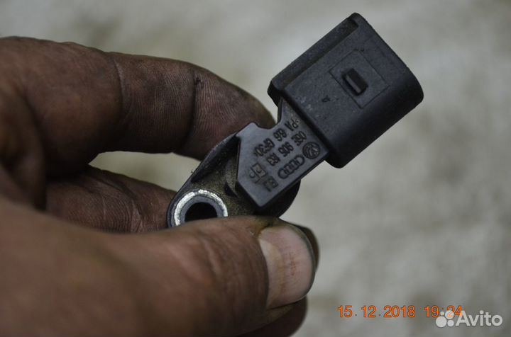 Датчик положения распредвала Audi VW