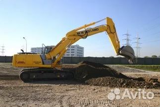 New Holland E215B Стекло дверное нижнее левое