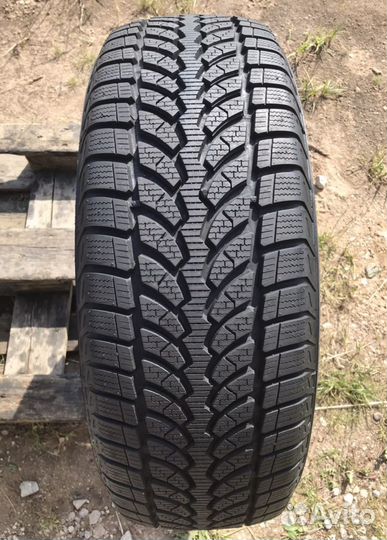 Bridgestone Blizzak LM-80 235/65 R17 104H