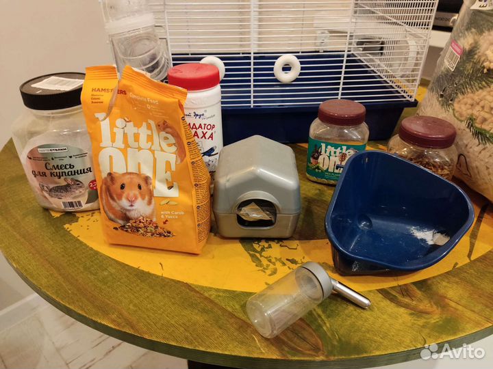 Клетка для хомяка с трубами, песок, корм
