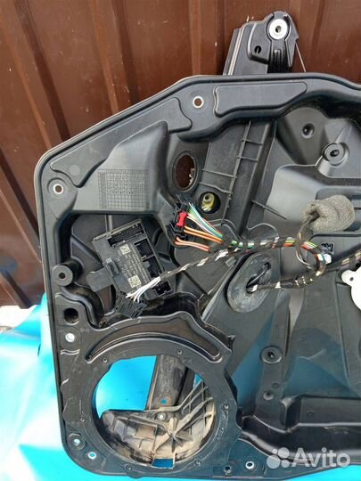 Стеклоподъемник электр. передний правый VW Touare