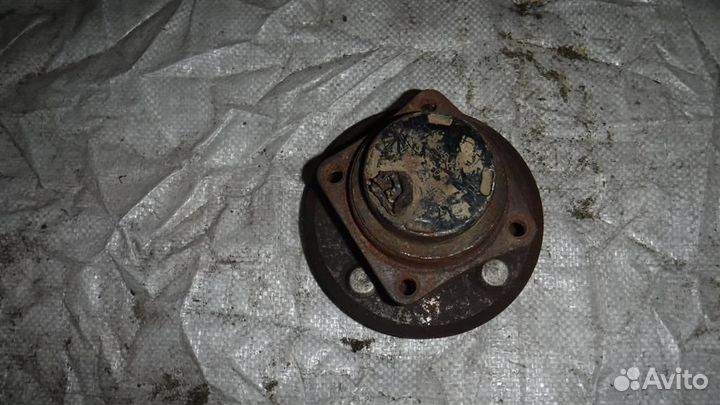 Ступица задняя Toyota Corolla (E120) 2000-2007