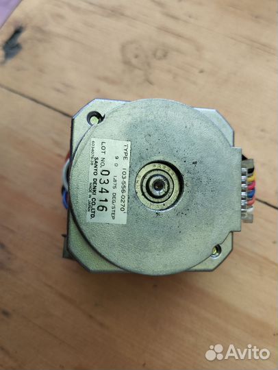 Шаговый двигатель для принтера