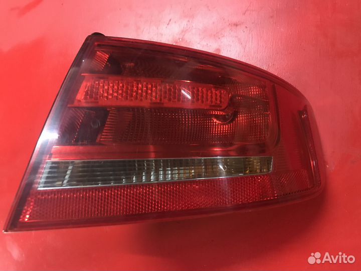 Фонарь задний правый Audi A4 B8 седан