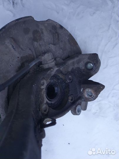 Левый поворотный кулак Audi A4 B7 (8E) 8E0407253E