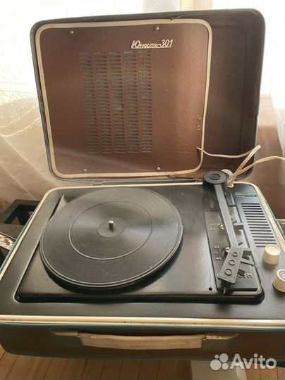 Проигрыватель юность 301