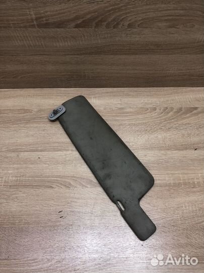 Козырек солнцезащитный левый Volkswagen B3