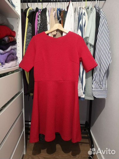 Красное платье Befree