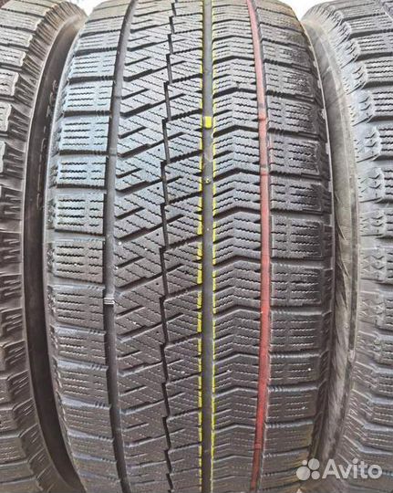 Bridgestone Blizzak VRX2 205/50 R17 99H