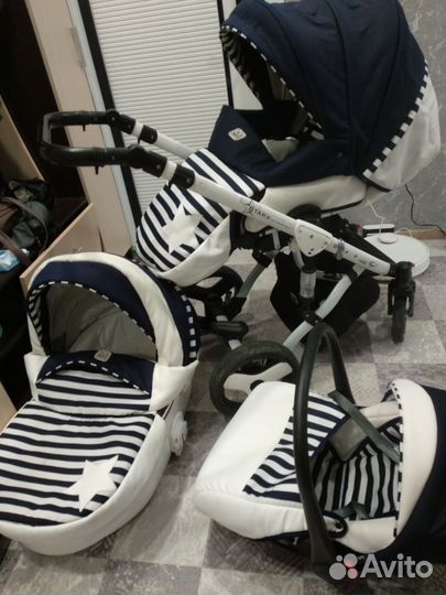 Коляска 3 в 1 с автолюлькой