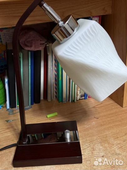 Лампа настольная
