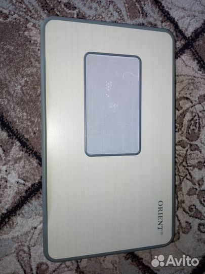 Столик под ноутбук