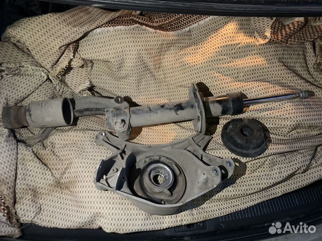 Передний амортизатор в сборе ауди А4 B8