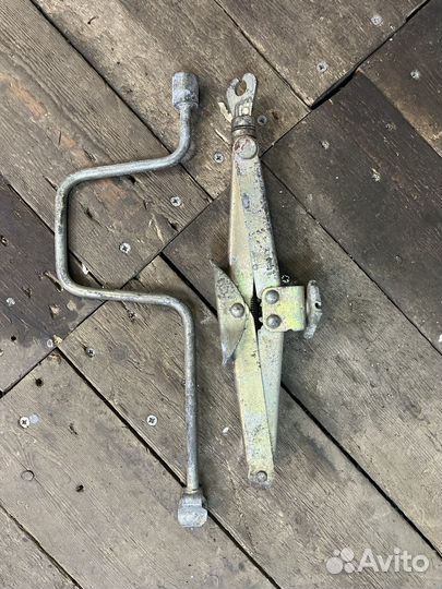 Домкрат Volvo