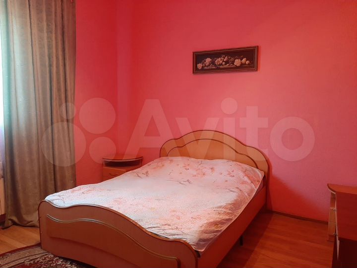 Коттедж 580 м² на участке 15 сот.