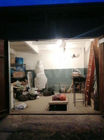 Гараж, > 30 м²