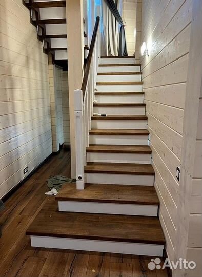 Лестница на второй этаж