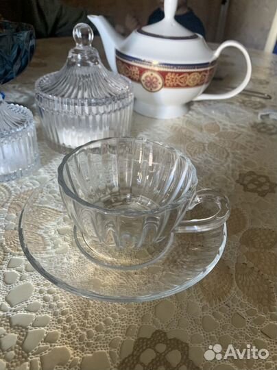 Чайные чашки с блюдцами