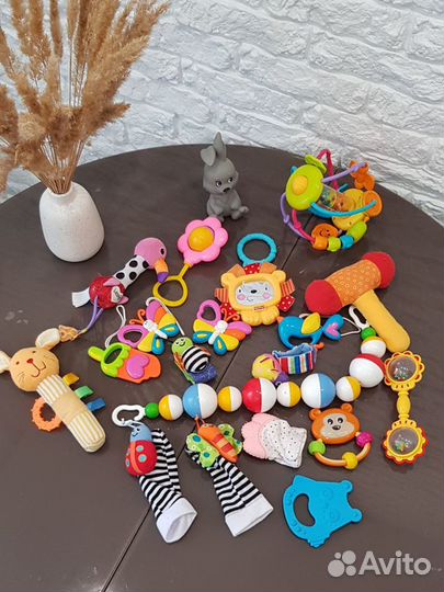 Детские игрушки для малышей пакетом
