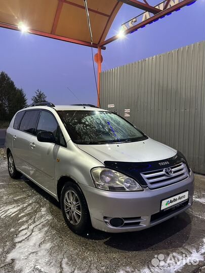 Toyota Avensis Verso 2.0 МТ, 2002, 300 000 км