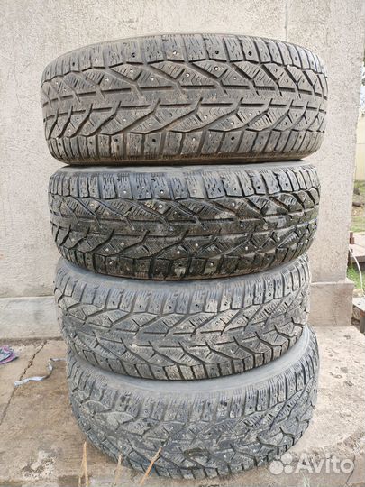 Tigar SUV Ice 215/65 R16 102T