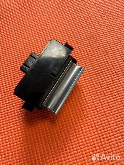 Кнопка стояночного тормоза Land Rover Range Rover