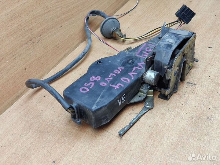 Замок двери задний левый, Volvo 850