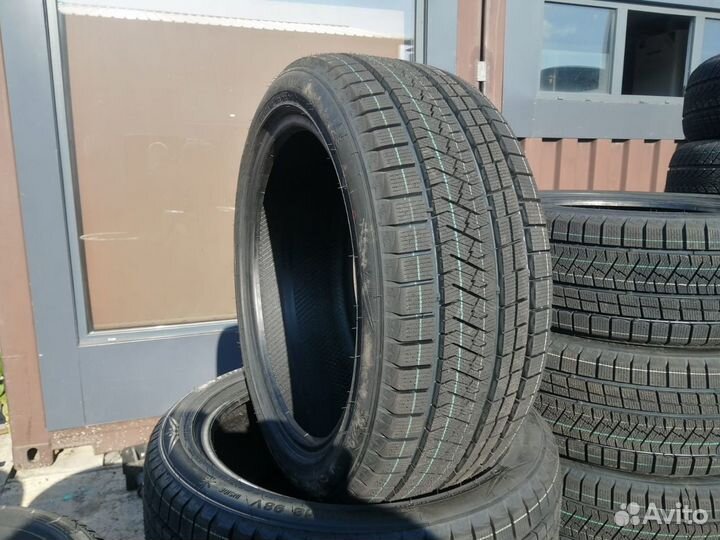 Triangle Trin PL02 235/45 R18 98V