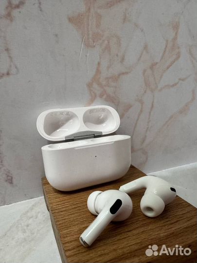 Беспроводные наушники Apple AirPods Pro