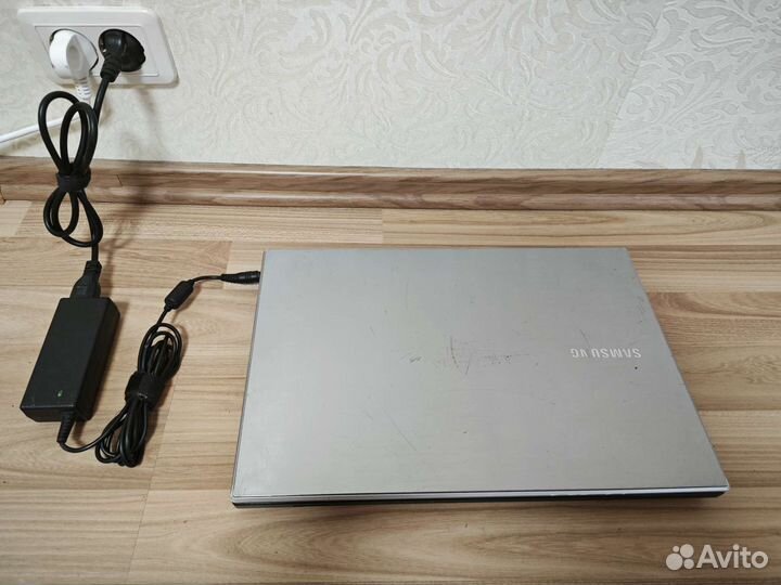Ноутбук Samsung NP305V5A