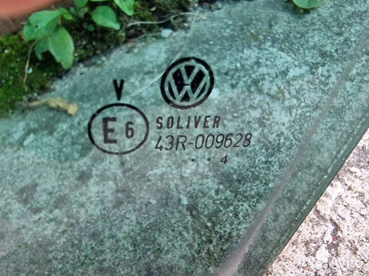 Стекло задней левой двери Пассат Б-5+ универсал