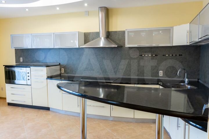 5-к. квартира, 180 м², 4/11 эт.