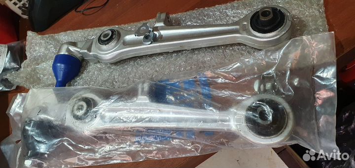 Новый Комплект рычагов передней подвески Audi, VW