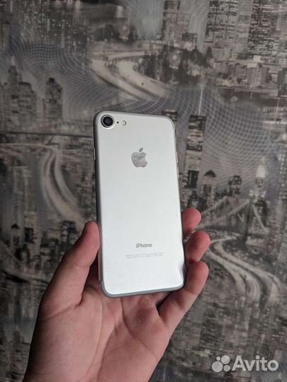 Телефон iPhone 7 128gb нет сети
