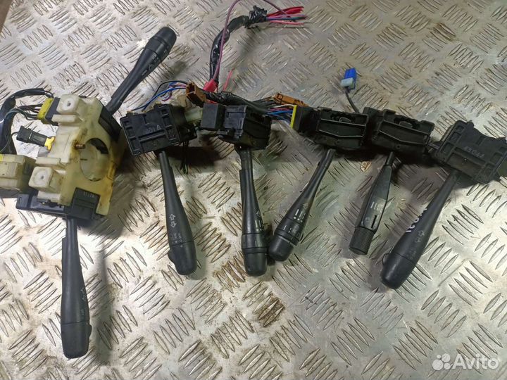 Подрулевой переключатель Nissan Terrano WD21