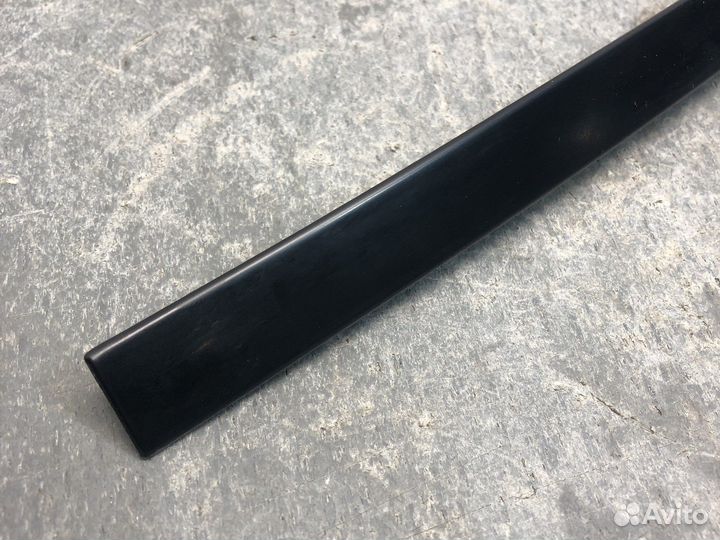 Зад лев молдинг двери Stinger GT