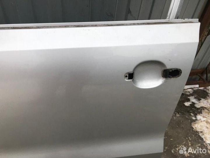 Передняя левая дверь Volkswagen Polo