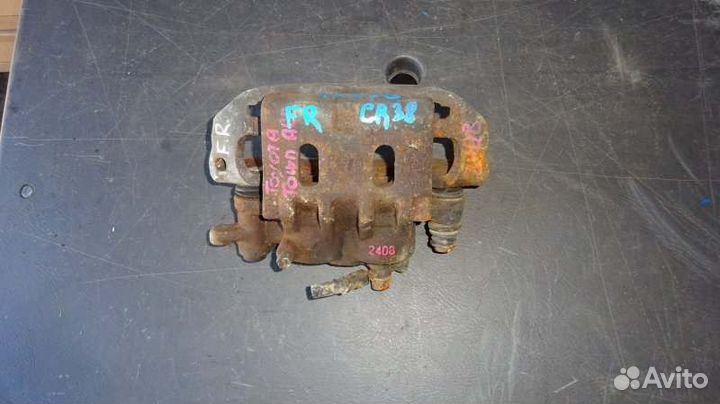 Суппорт передний правый Toyota Townace CR38