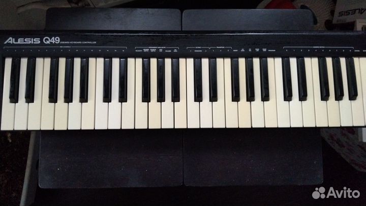 Midi клавиатура alesis q49