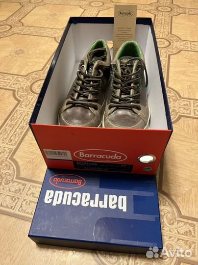 Кроссовки новые