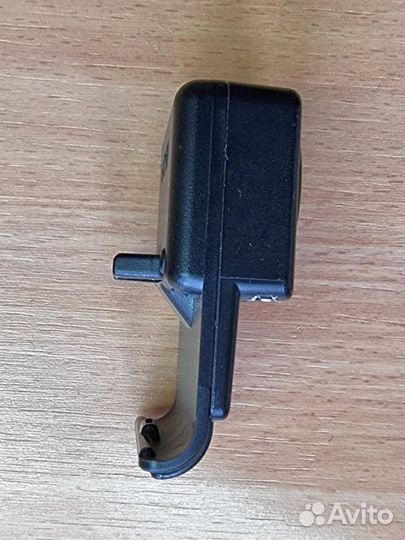 Продаю крепление на лобовое для навигатора Garmin