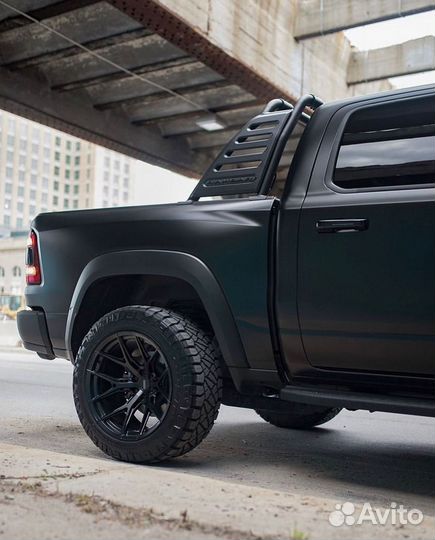 Кованые диски GT Forged R22 на Ram TRX