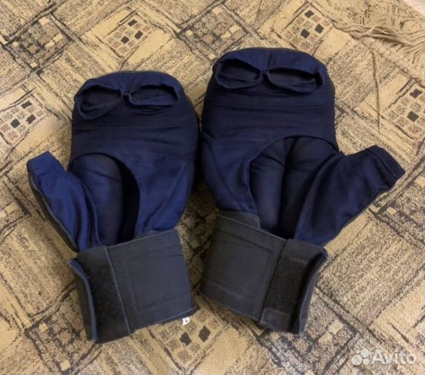 Боксерские перчатки