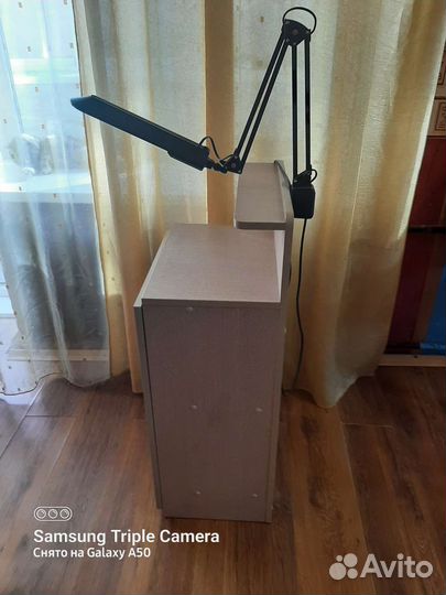 Маникюрный стол складной