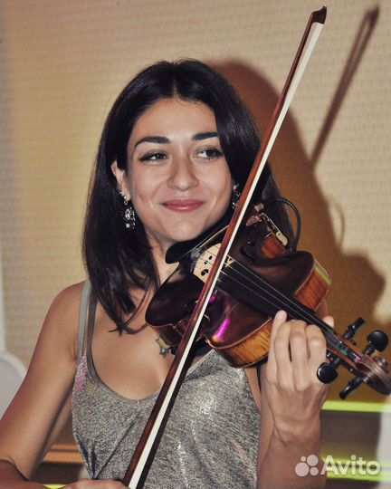 Скрипачка Музыкант