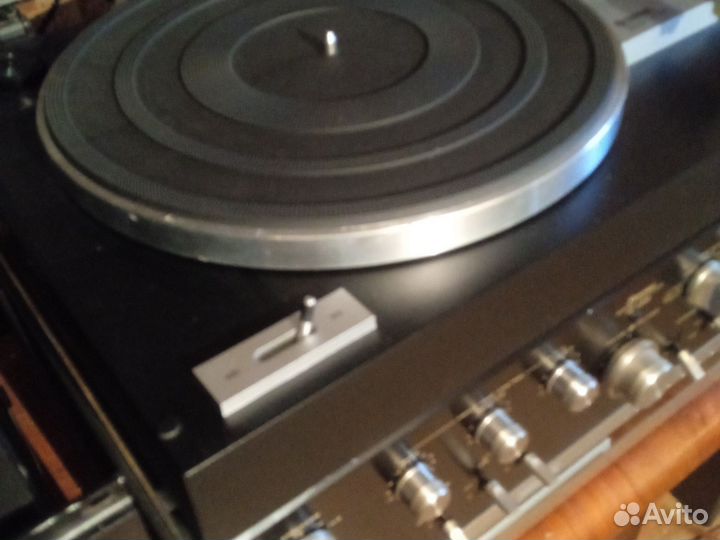 Проигрыватель винила Ямаха 211