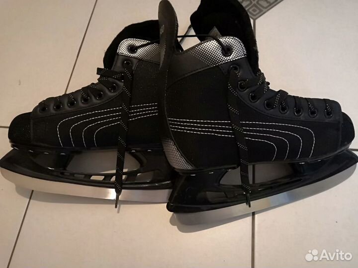 Хоккейные коньки