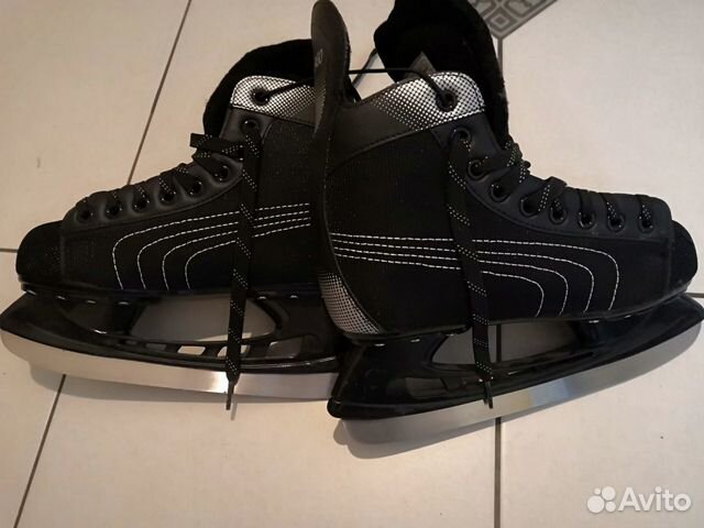 Хоккейные коньки