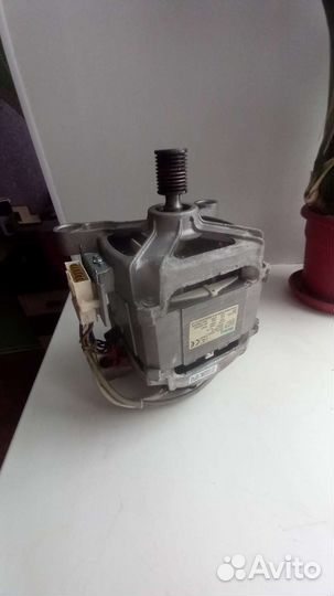 Двигататель стиральной машины